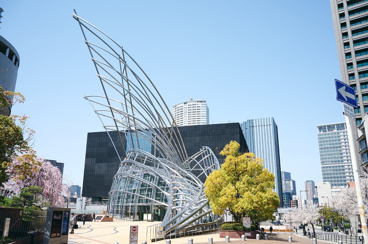 国立国際美術館